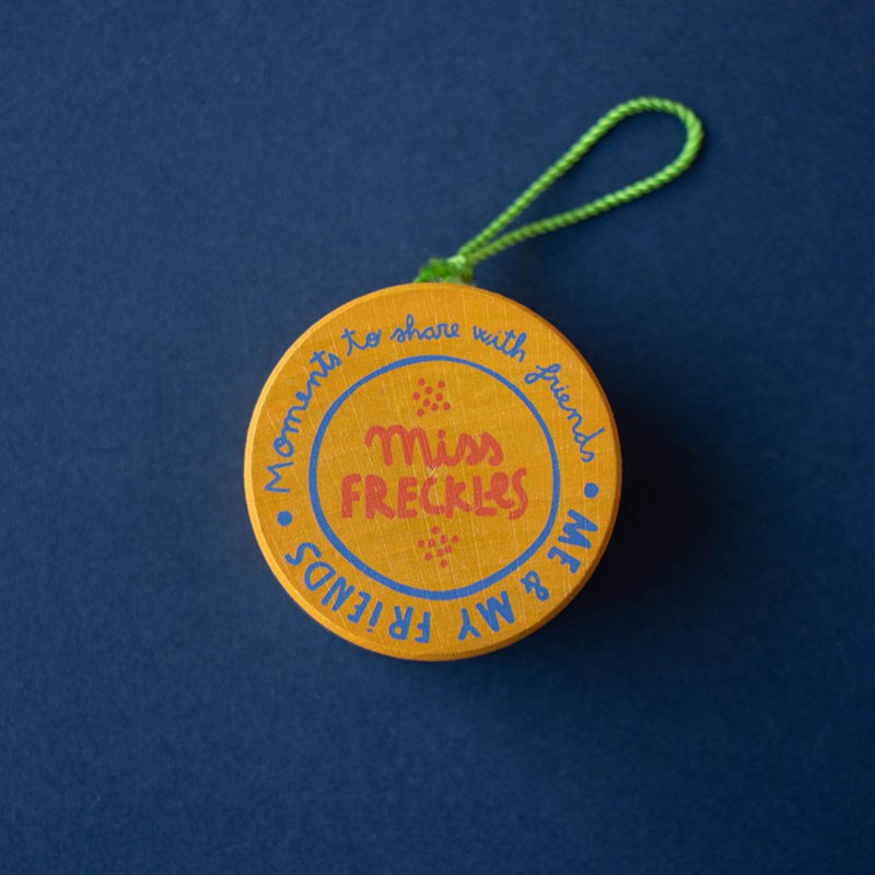 <p>Yo-yo de visages d'enfants</p>